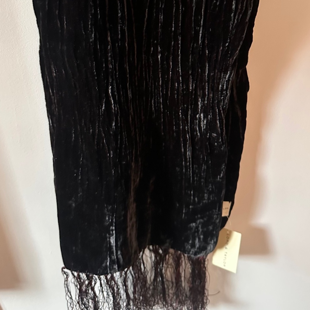 BRAND NEW Lord & Taylor Women’s Black Velvet Scarf With Trim (tags intact)